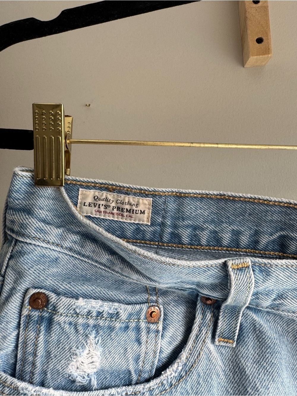 Levi’s 501 Distressed Denim Shorts - Picture 4 of 6